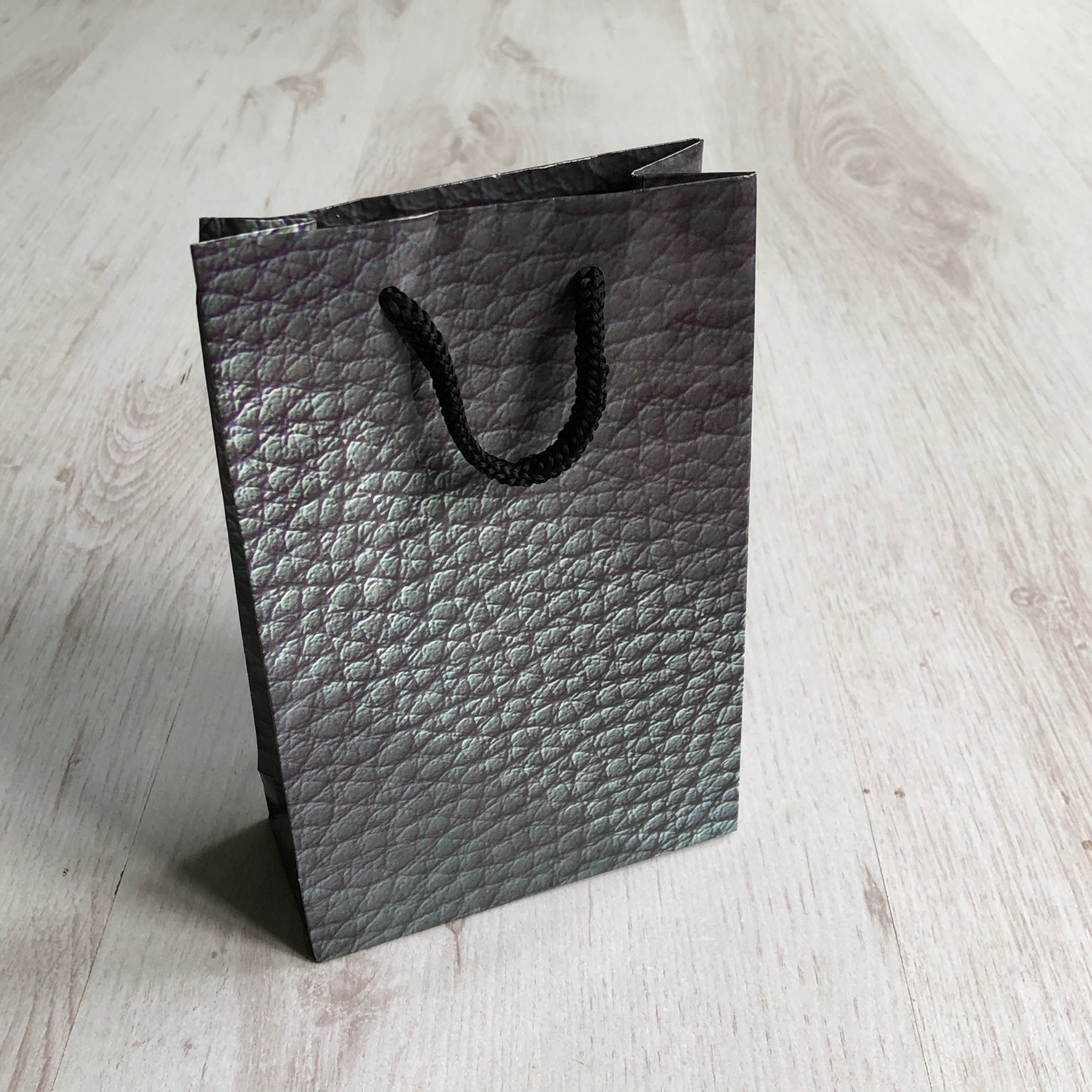 Подарунковий пакет МАЛИЙ ВЕРТИКАЛЬНИЙ 